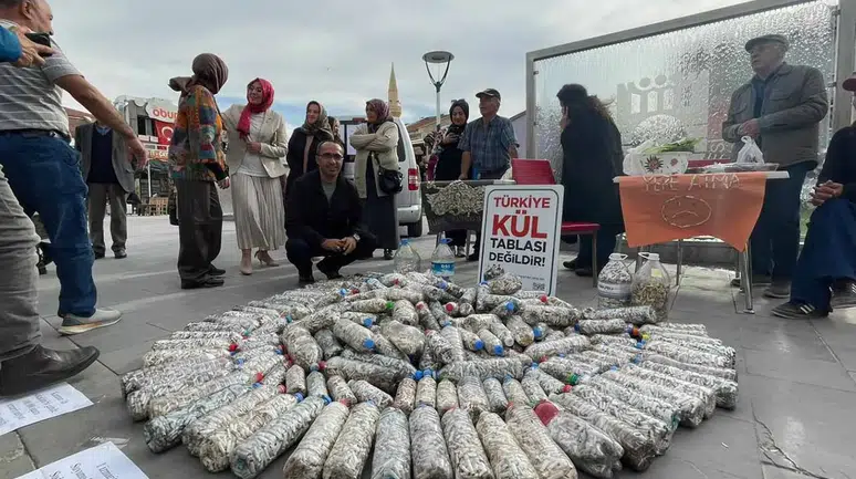 Karaman’da dikkat çeken etkinlik! “Türkiye kül tablası değildir!”