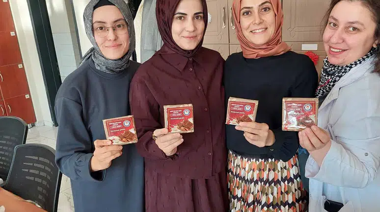 Eğitim-Bir-Sen Konya Şubesi’nden Öğretmenler Günü’ne anlamlı jest