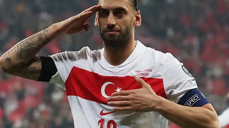 Hakan Çalhanoğlu’ndan duygusal jest! Golü kime armağan etti?