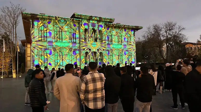 Konya’nın yönetim binası çizgi film karesine dönüştü!