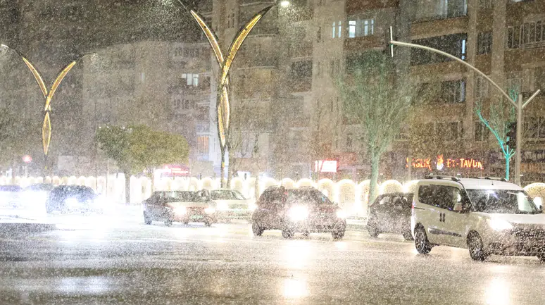 Valilik duyurdu: Aksaray genelinde okullar tatil