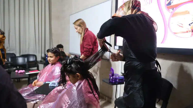 Nevşehir'de örnek faaliyet! Burada saç kesimi ücretsiz