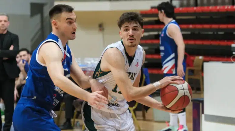 Karatay Basketbol, evinde İstanbul ekibini rahat geçti