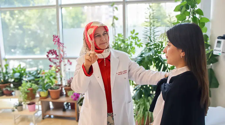 Migren yazın neden artıyor; ağrısız migren olur mu?
