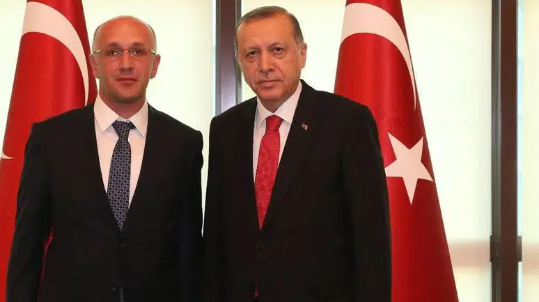 Siyasette sıcak saatler! O isim AK Parti Başkanlığını bıraktı