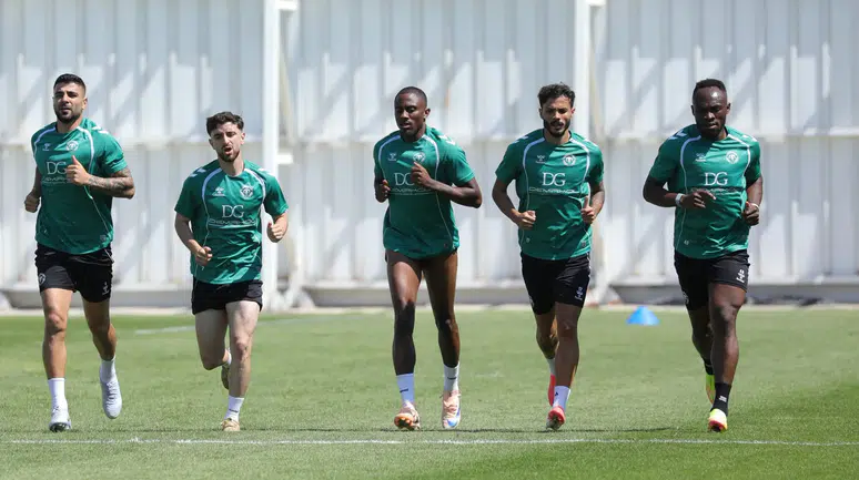 Konyaspor'da 4 oyuncu Rizespor maçına yetişecek mi?