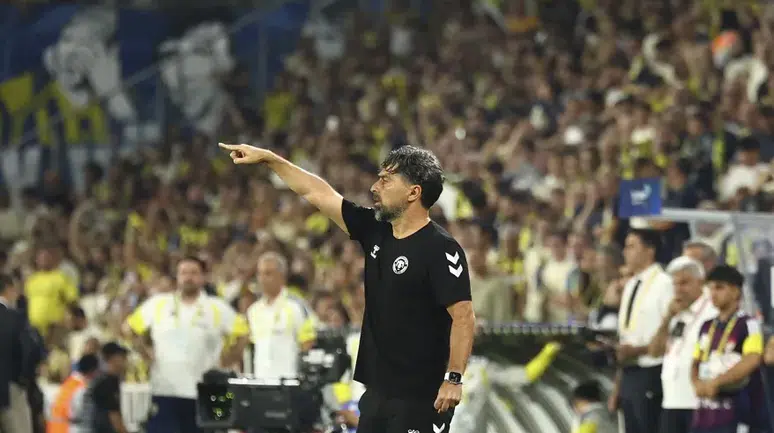 Konyaspor'da İlhan Palut'tan çarpıcı hakem yorumu!