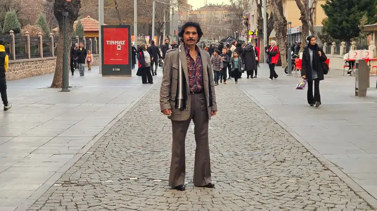 Konyalı isim giyim tarzıyla popüler kültüre meydan okuyor