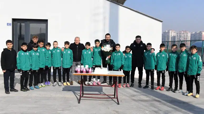 Konyaspor'da sürpriz kutlama
