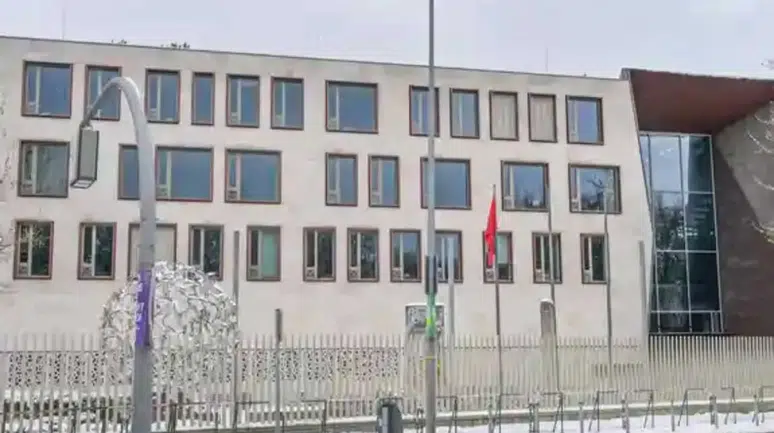 Türkiye Büyükelçiliği hedef alındı! Provokatif saldırıya kınama