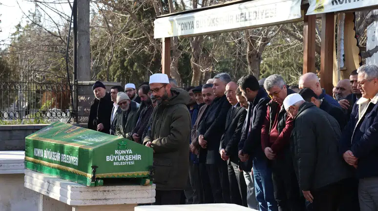 AK Partili Coşkun Er, babasını toprağa verdi