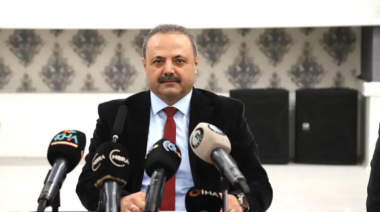 Aksaray Üniversitesi Rektörü Arıbaş, iddiaları yalanladı! "Bu paylaşımlar asılsız!"