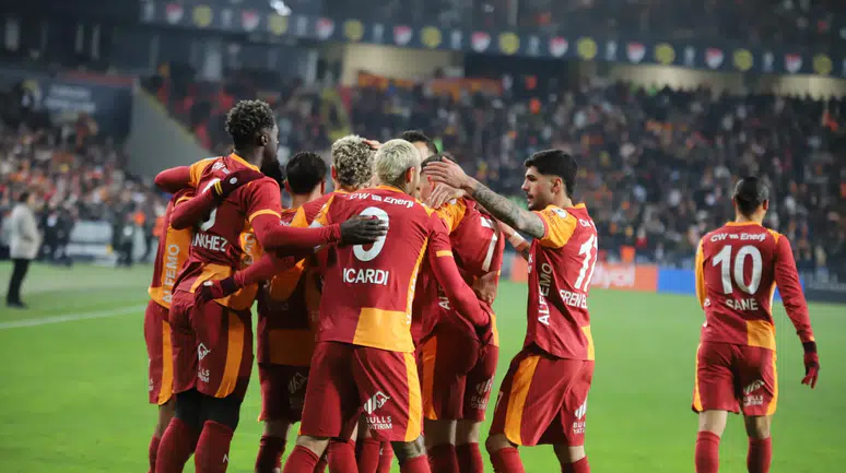 Süper Kupa'da ilk finalist Galatasaray! Dev maçta 5 gol çıktı