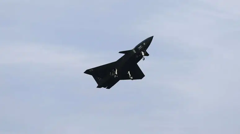 Bayraktar KIZILELMA ilk eğitim uçuşunu başarıyla gerçekleştirdi