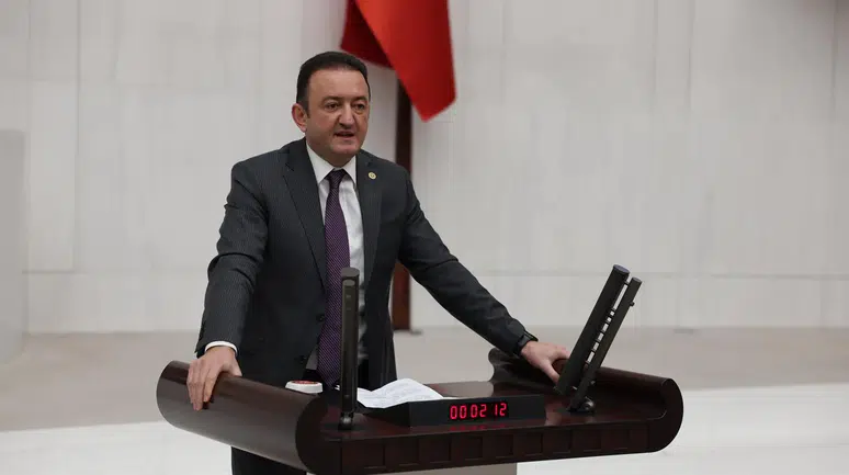 CHP'li Bektaş TBMM’de sert çıktı: "Adaletin kapısında siyaset nöbet tutuyor"