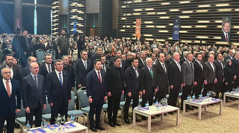 Elitaş'tan Konya'da muhalefete sert eleştiriler! "Baltayı taşa vurdular"