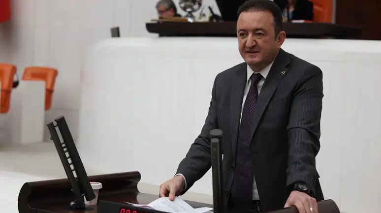 CHP’li Bektaş: "Meclis’teki yemin görüntüleri tarihe kara leke olarak geçecek!"