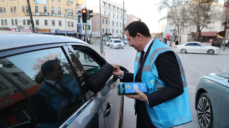 Konyalı Başkanı trafikte gören şaştı kaldı!