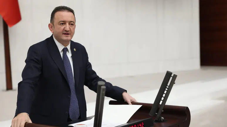 CHP’li Bektaş: "Gençler diploma sahibi ama işsiz!"