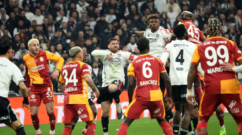 Dev derbide 10 kişi ile Galatasaray güldü