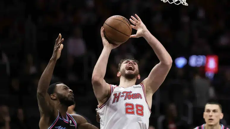 Alperen Şengün'den Miami Heat karşısında double double