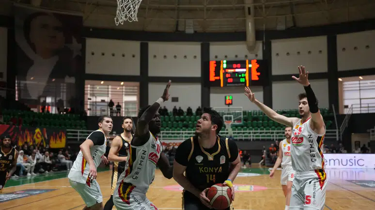 Konya Büyükşehir, İzmir'de mağlup