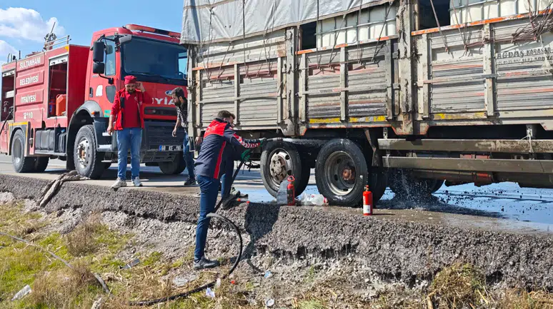 Aksaray - Konya yolunda seyir halindeki kamyon alev aldı