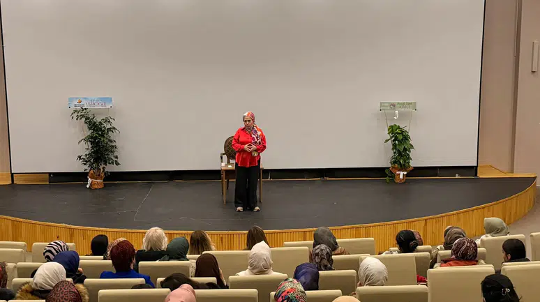 Konya'da 'Bilge Beden, Bilge Kadın' konferansı yapıldı