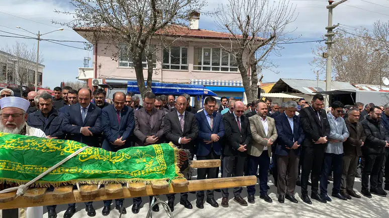 Cenazeye yoğun katılım! MHP Konya İl Başkanı Karaarslan'ın acı günü