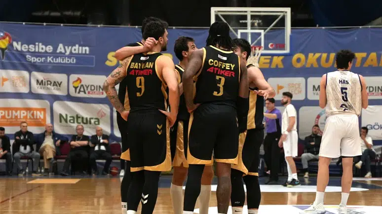 Konya Büyükşehir, evinde hafta içi mesaisinde