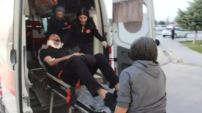 Aksaray’da otomobil şarampole devrildi: 1’i bebek 3 yaralı