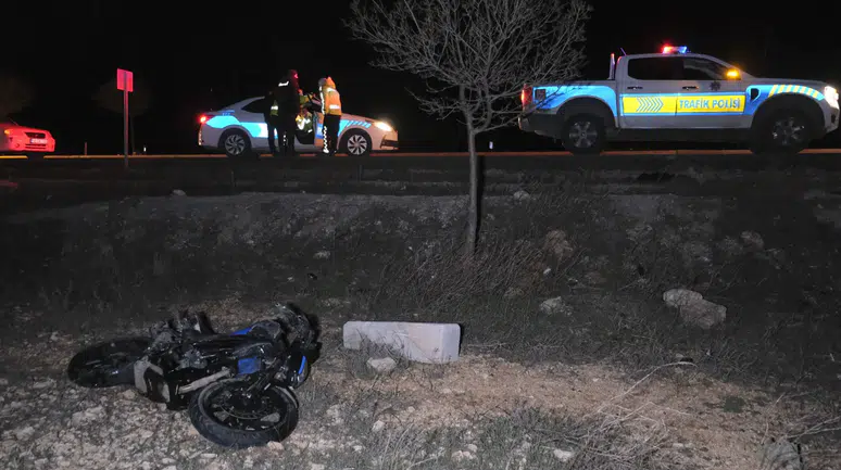 Karaman'da minibüse çarpan motosiklet sürücüsü ağır yaralandı