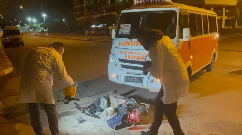 Karaman’da feci kaza! Minibüsün çarptığı sürücü yaşamını yitirdi
