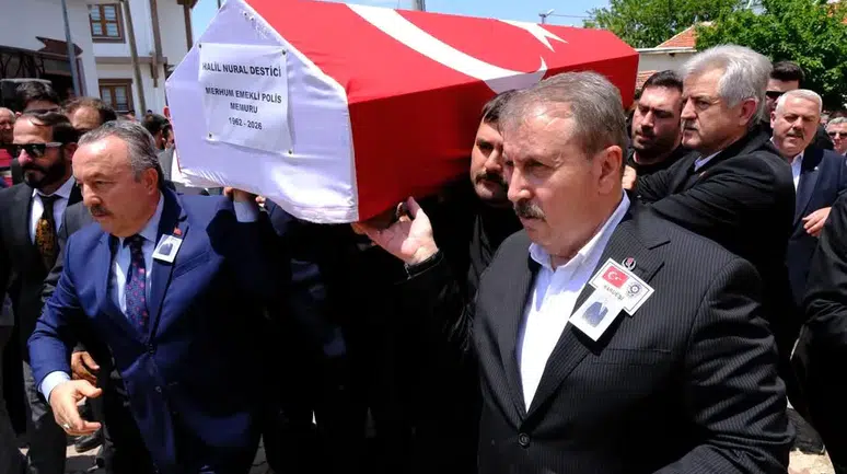 Mustafa Destici’nin acı günü! Tabuta omuz verdi