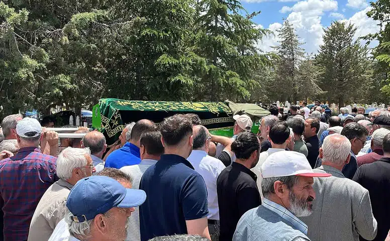Konya’yı yasa boğan kazanın kurbanlarından biri defnedildi