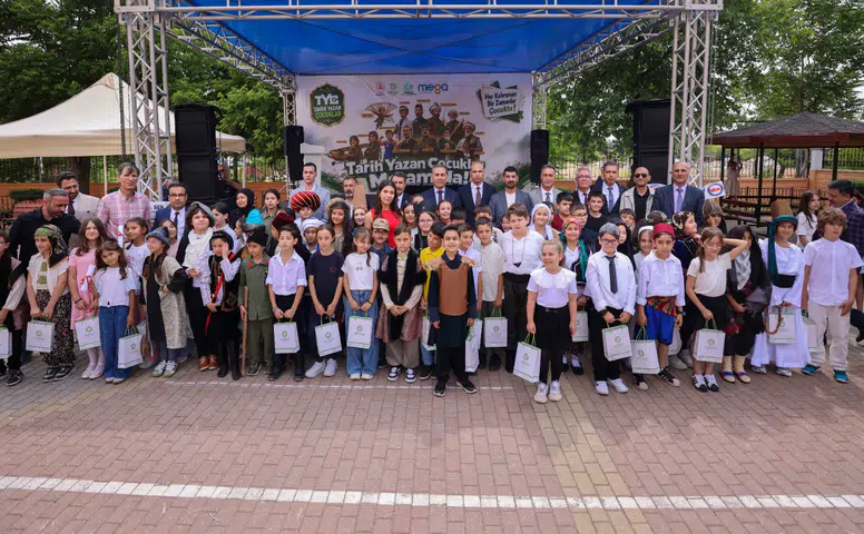 Konya'da tarih yeniden canlandı! Çocuklar 77 Türk büyüğünü sahneye taşıdı