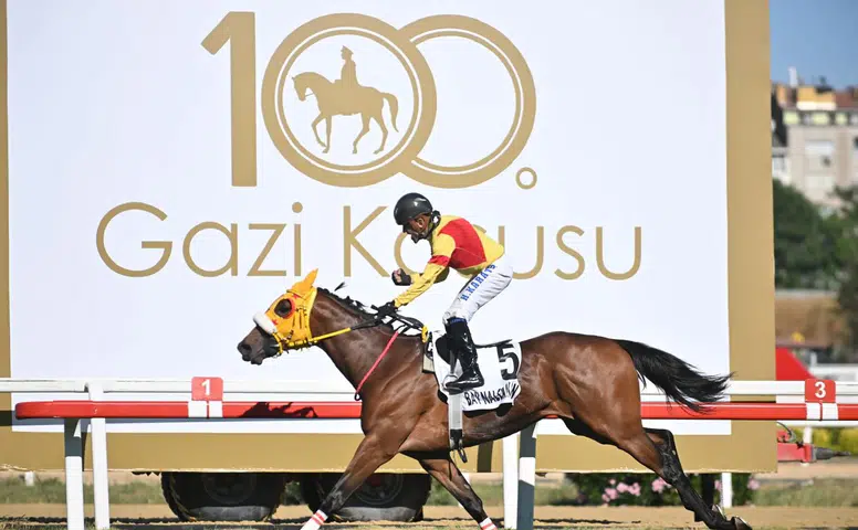 100. Gazi Koşusunu Bay Nalçakan ile Halis Karataş kazandı