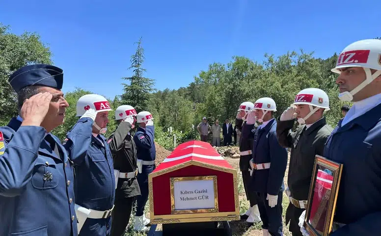 Konya yasta! Al bayrağa sarılı Mehmet Gür toprağa verildi