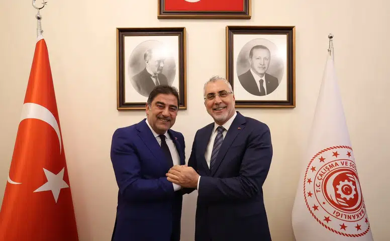 Konya Vekili Karaman ile Bakan Işıkhan’dan samimi fotoğraf!