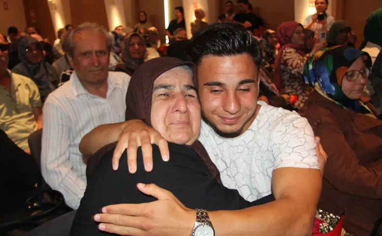 Duygu dolu anlar yaşandı! Konya Büyükşehir'in umre projesi yüzleri güldürdü