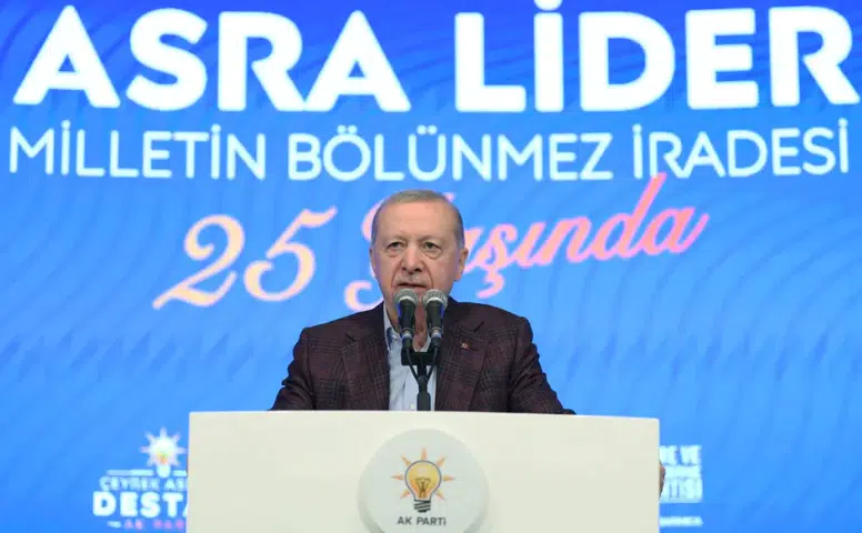 Cumhurbaşkanı Erdoğan: Geri kafalı bazı fosiller başörtülüye kin kusuyor