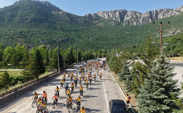 Türkiye'nin dört bir yanından geldiler! 150 kilometre pedal çevirdiler