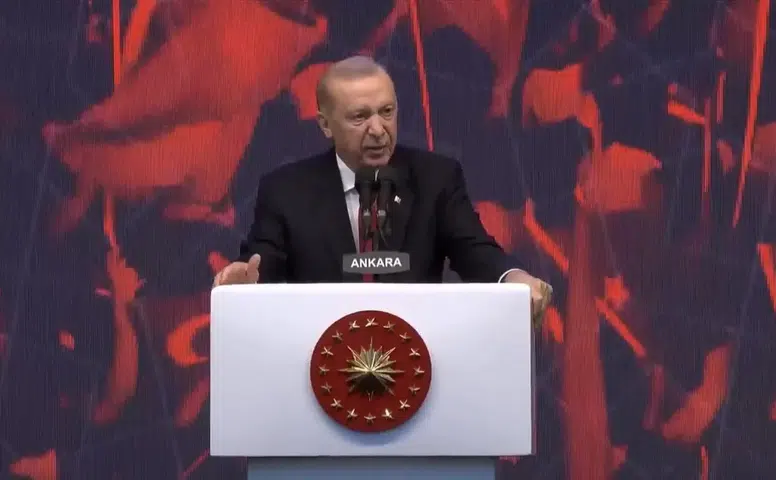 Erdoğan: Bu millet yurtdışında vatansız şekilde ölen teröristbaşını unutmayacak