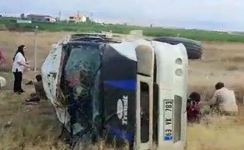 Konya’da işçi minibüsü devrildi! Çok sayıda yaralı var