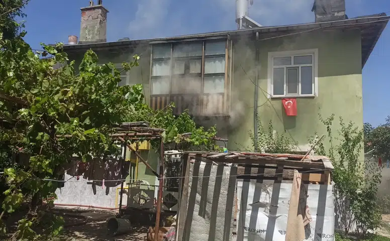 Konya'da evde kilitli kalan 5 çocuk ölümden döndü