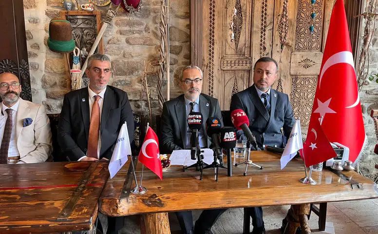 Emanetoğlu'ndan Konya'da Saadet ve Yeniden Refah'a sert eleştiriler!