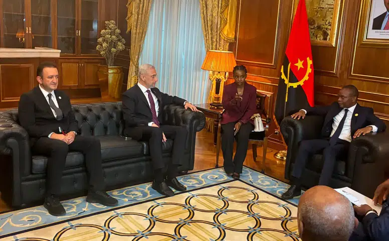 CHP Konya Vekili Barış Bektaş Angola’da