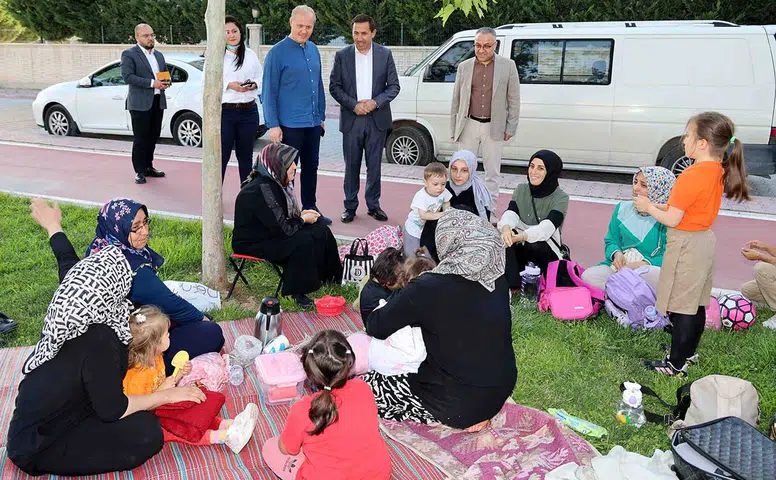 Başkan Kılca, Kafe Karatay'da vatandaşlarla buluştu