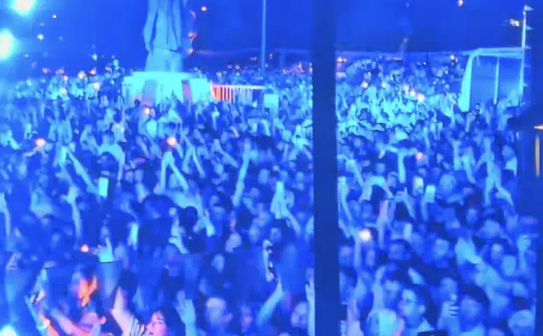 Konya’nın göbeğinde konser coşkusu başladı! Konyalılar akın etti