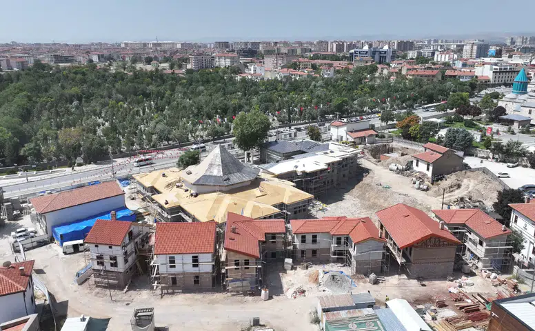 Konya'da Mevlana'nın yanı başında yükselen eserde çalışmalar hız kesmiyor!